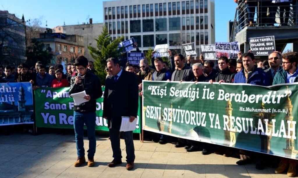 Charlie Hebdo mizah dergisine büyük tepki