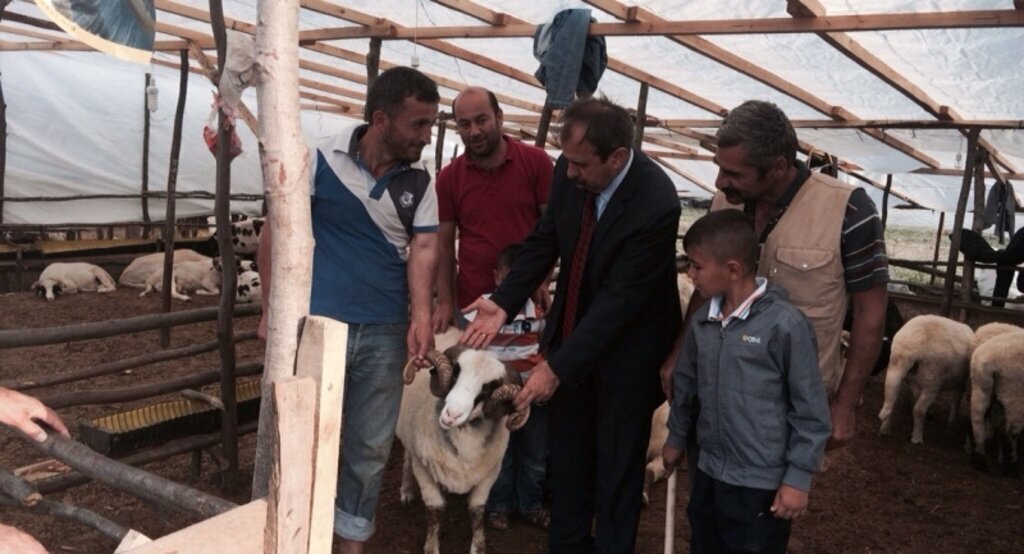 CHP Samsun Milletvekili Hayati Tekin Kurban pazarlarının nabzını tuttu