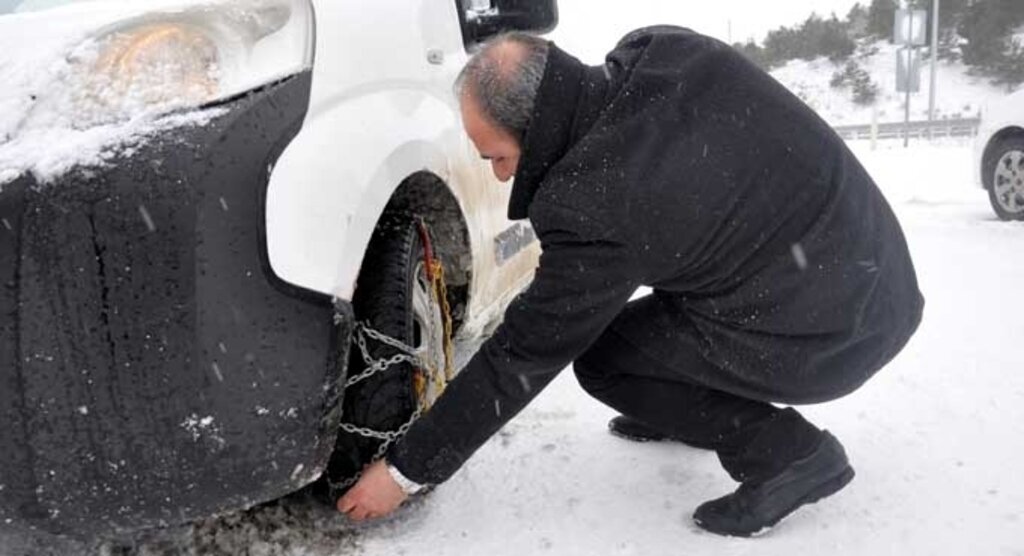 Çorum- Samsun karayolunda zincirsiz araçlar dışında geçişlere izin verilmiyor