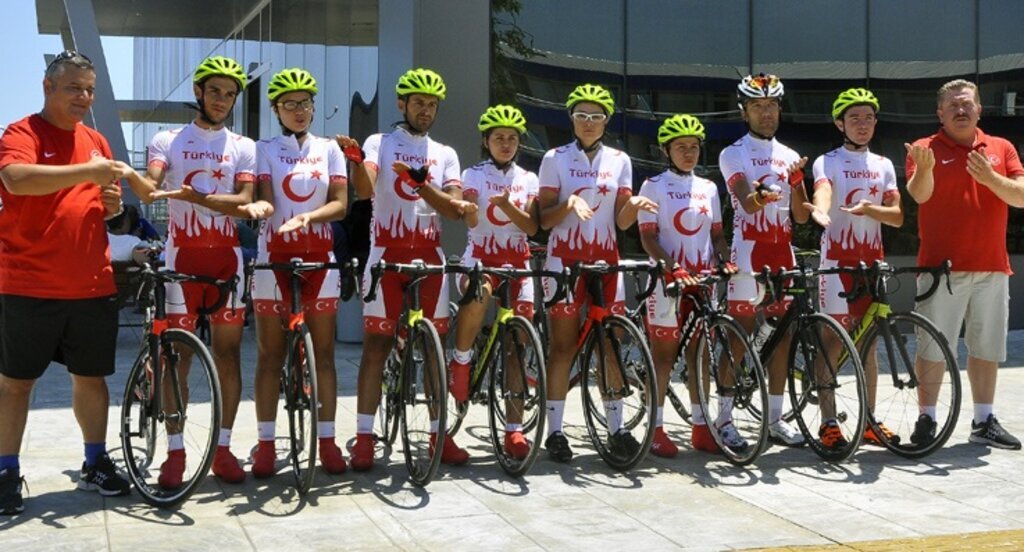 Deaflympics’te Türkiye’yi bisiklet branşında temsil edecekler