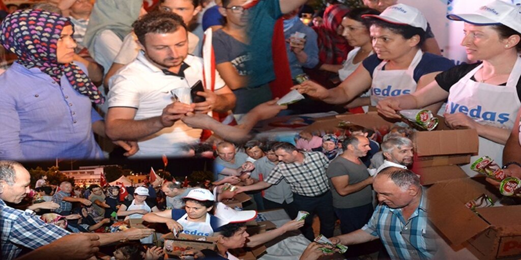 Demokrasi nöbetçilerine YEDAŞ’tan dondurma ikramı