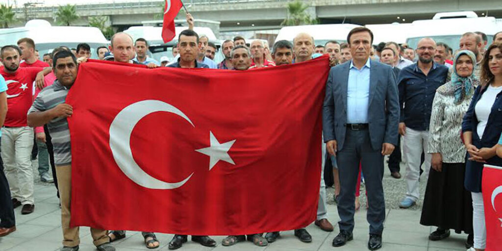 ‘Demokrasi nöbeti, sınırda tutulan nöbet kadar kutsaldır’