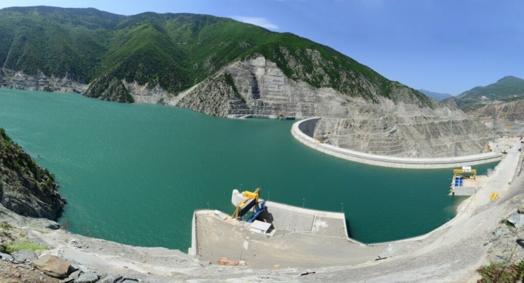 Deriner Barajı Haziran'da 298 milyon kilovatsaat elektrik üretti