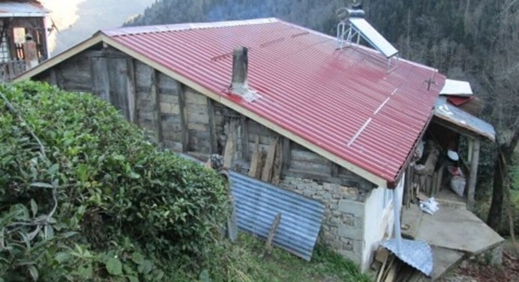 Dernekpazarı'nda 23 eve güneş enerjisi sistemi takıldı