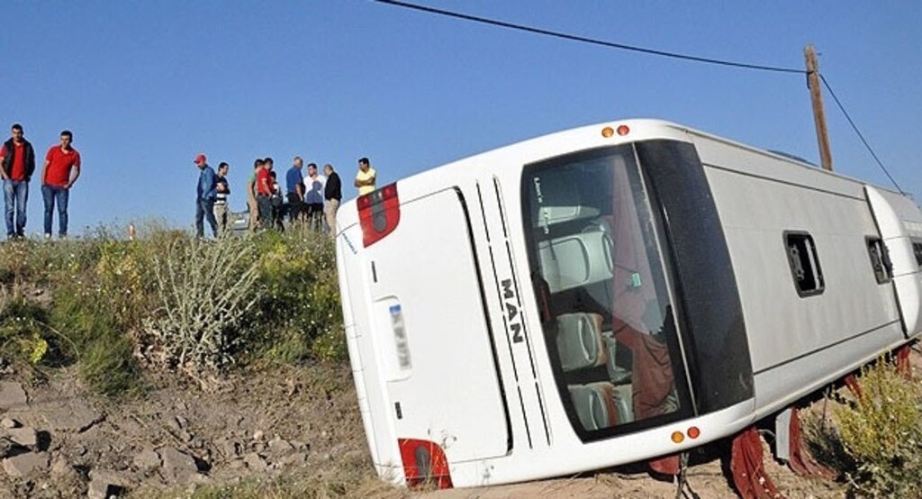 Dört ilde dört kaza: 2 ölü, 50 yaralı