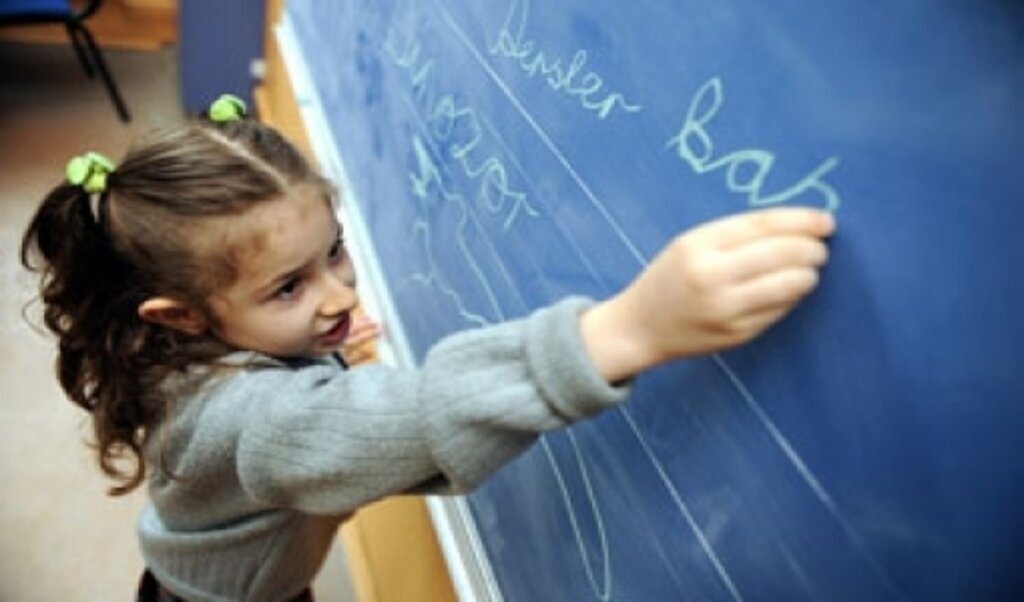 Ebeveynler okulla ilgili kaygılarını çocuklara yansıtmamalı