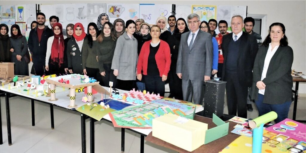 Eğitim Fakültesi Temel Eğitim Bölümü'nde Dönem Sonu Sergisi 