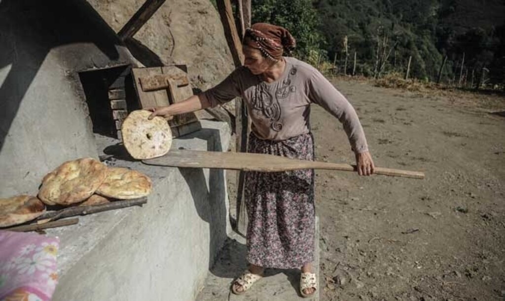 Ekmek ihtiyaçlarını 60 yıllık gelenekle gideriyorlar
