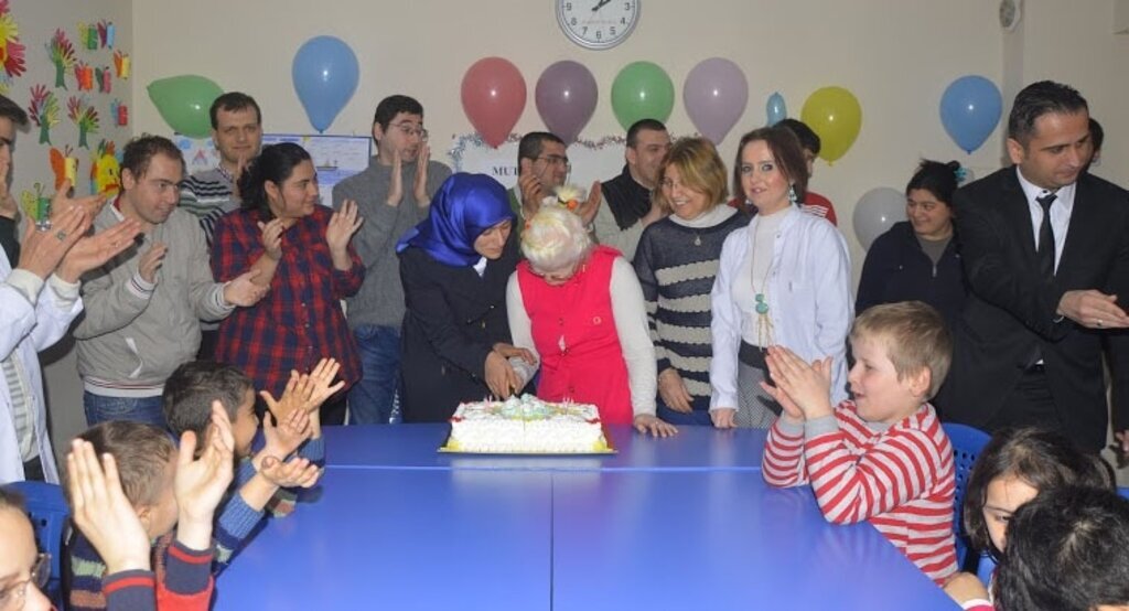 Söz verdi, engelli Buket'i sevindirdi