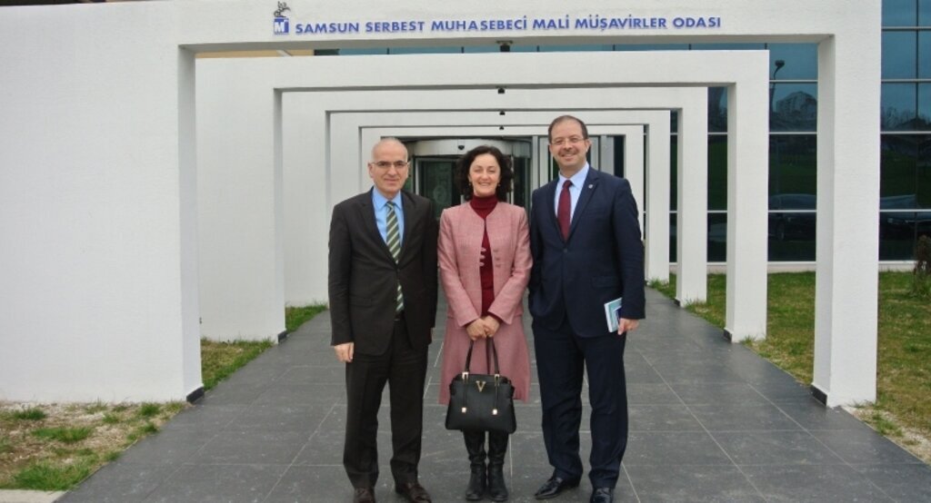 Emine Karaçuha Yılmaz Mali Müşavirler Odası' nı ziyaret etti