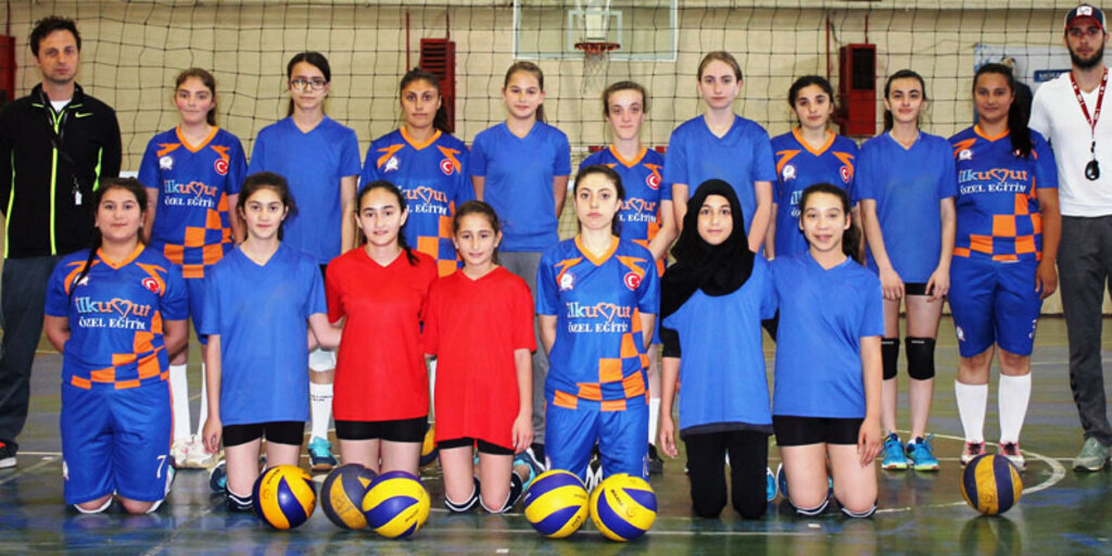 Engelliler Haftası'nı voleybol maçı ile kutladılar