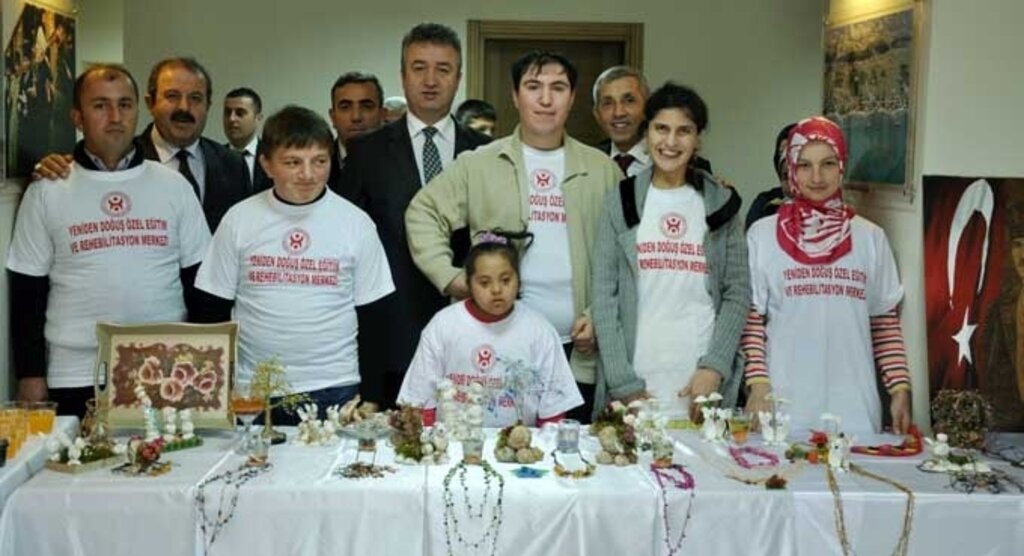 Engelsiz eller hünerlerini sergiledi