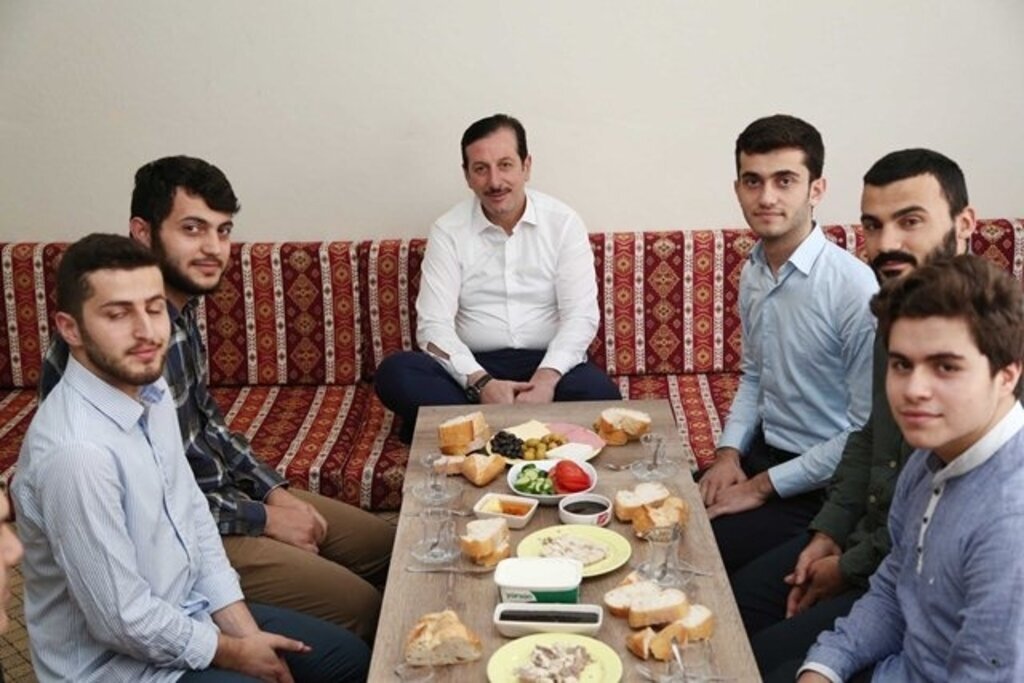 Erdoğan Tok: Geleceğin Mimarlarının Yanındayız