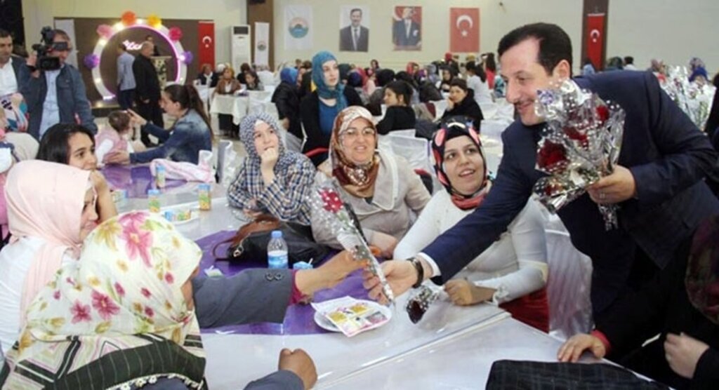 Erdoğan Tok: Kadın Toplumun Temelidir