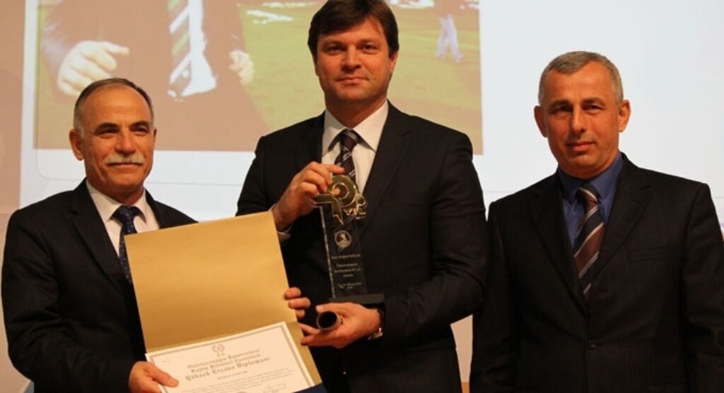 Ertuğrul Sağlam yüksek lisans diplomasını 12 yıl sonra aldı