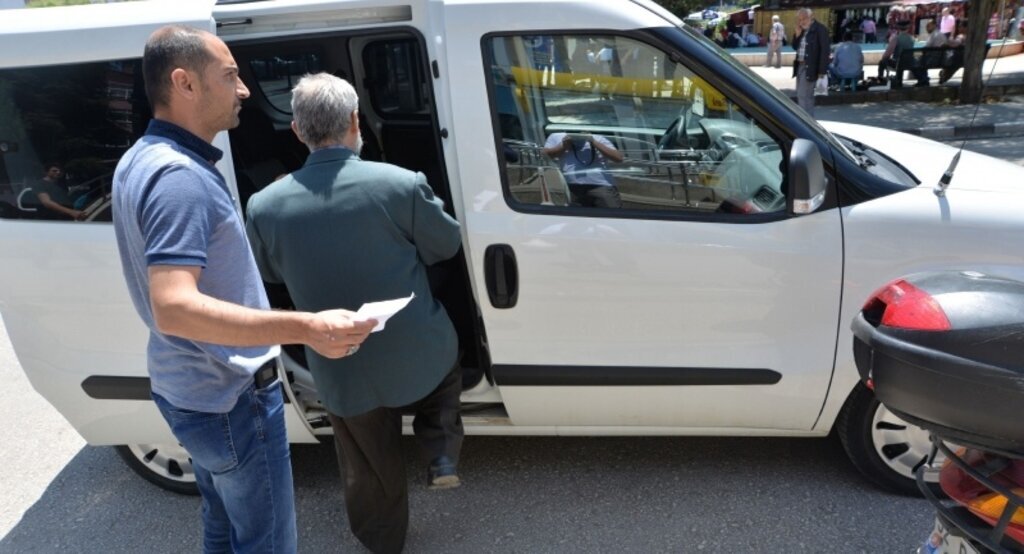 Ev taksitini telefonla arayan dolandırıcıların hesabına yatırdı