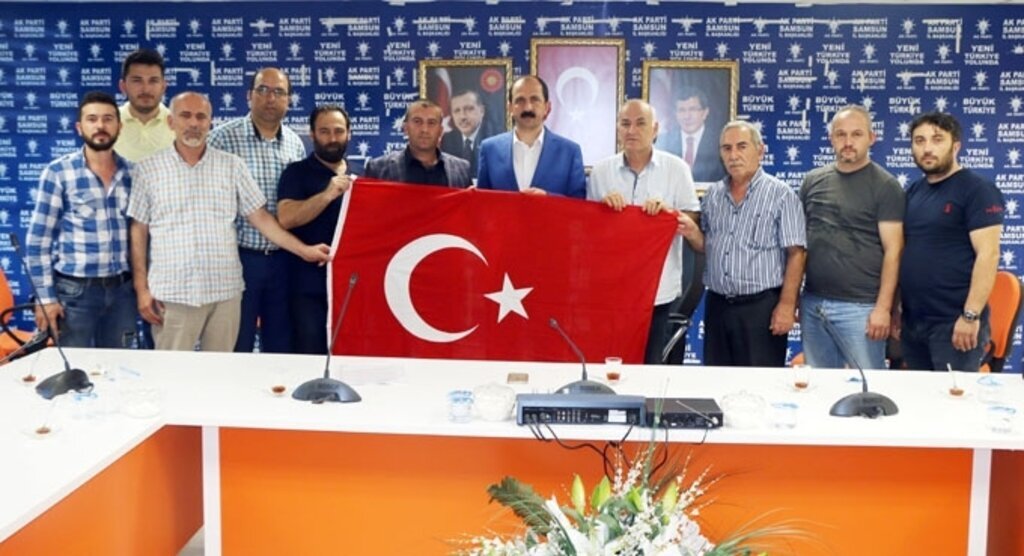 Gazetecilerden AK Parti'ye ziyaret