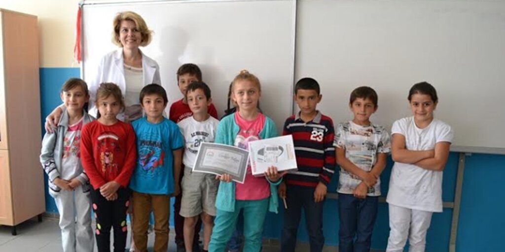 Geleceğimiz Gözüyle Güvenilir Gıda-Ulusal Çocuk Resim Yarışması’nda Dereceye girenler ödüllendirildi