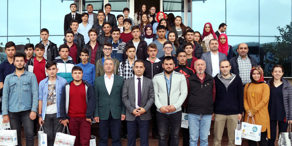 Gelecek Vizyonum Projesiyle gençler vizyonlarını genişletiyor