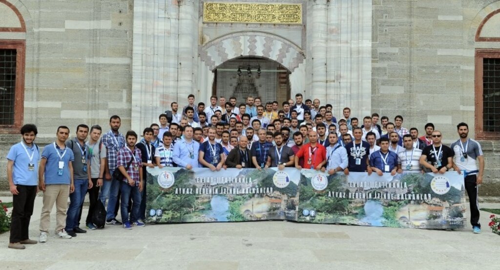 Gençler Ayvaz Dede'nin İzinde