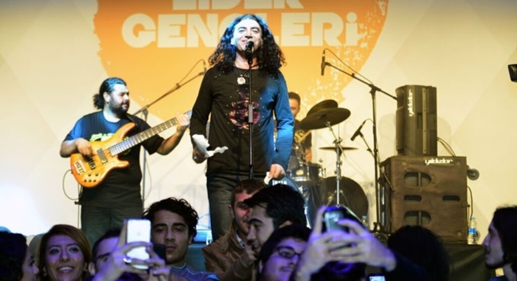 Gençler Murat Kekilli konseri ile coştu