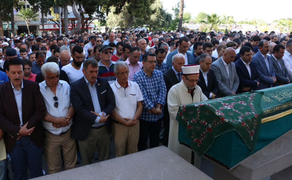 Gençlik Hizmetleri İl Müdürü Güven Özyurt’un annesi toprağa verildi