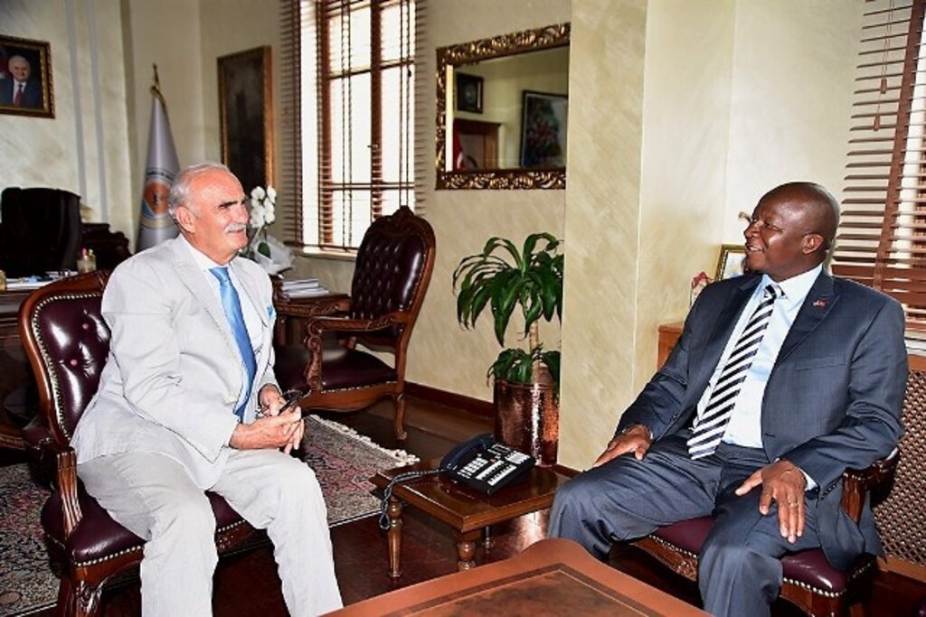 Güney Afrika Elçisi Başkan Yılmaz'ı Ziyaret Etti