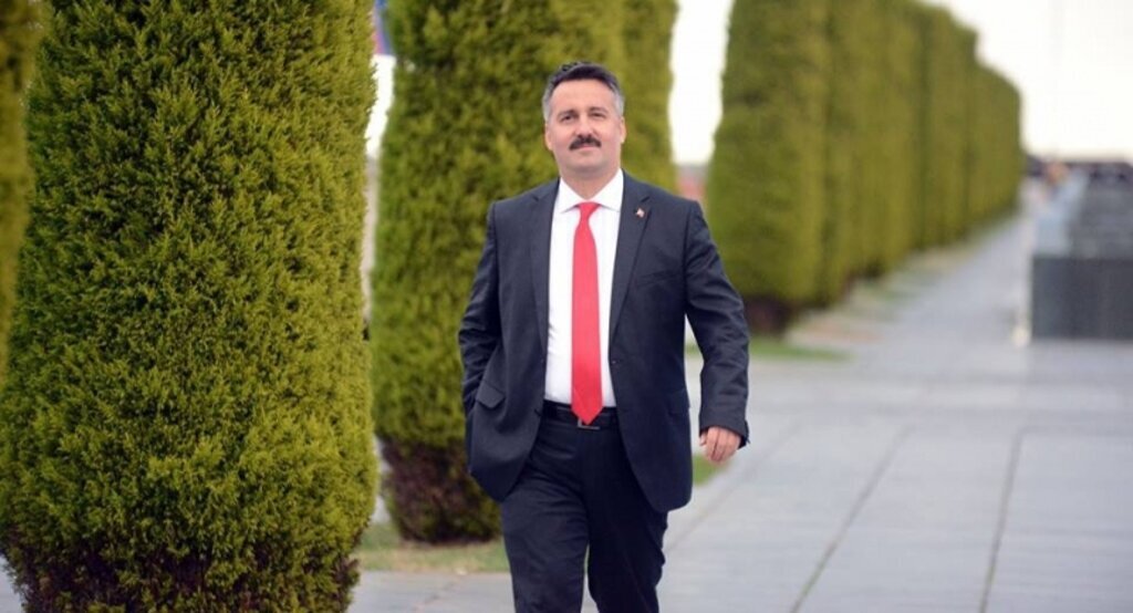 Hakan Altıntaş’tan yeni siyasetçi profili