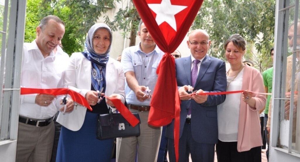 Halk eğitim merkezi yıl sonu sergisi açıldı