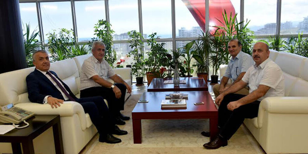 Halk Sağlığı Müdürü Dr. Mustafa Kasapoğlu'ndan Tebrik Ziyareti 