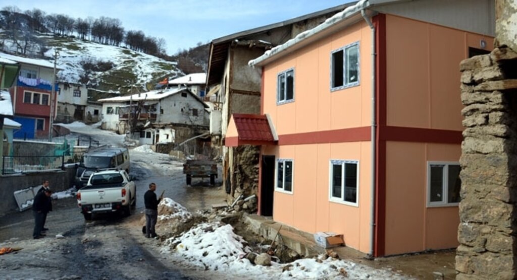 Harabe'den devlet imkanlarıyla kurtuldular