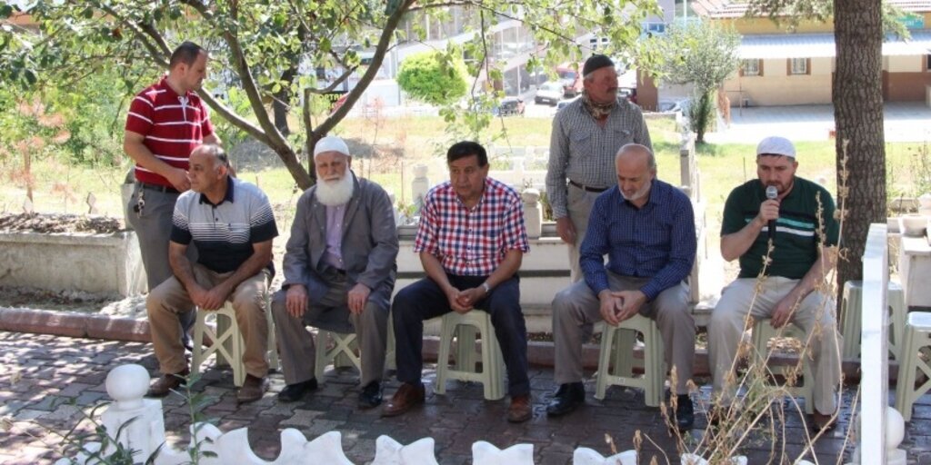 Havza Belediye Başkanı Murat İkiz Mezarlıkta Vatandaşlarla Bayramlaştı