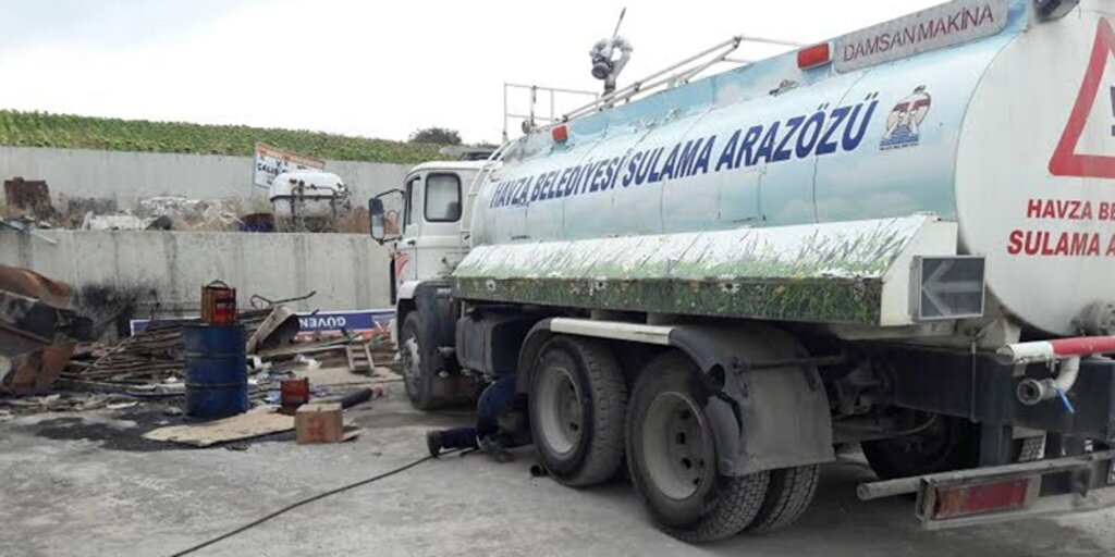 Havza Belediyesi araçlarını onarıyor