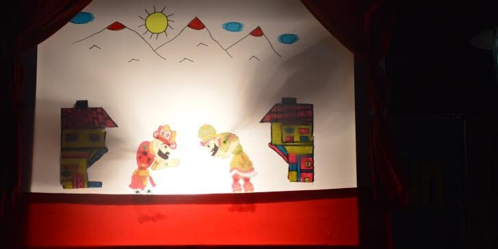 Havza'da 'Karagöz ve Hacivat' gölge oyunu sahnelendi