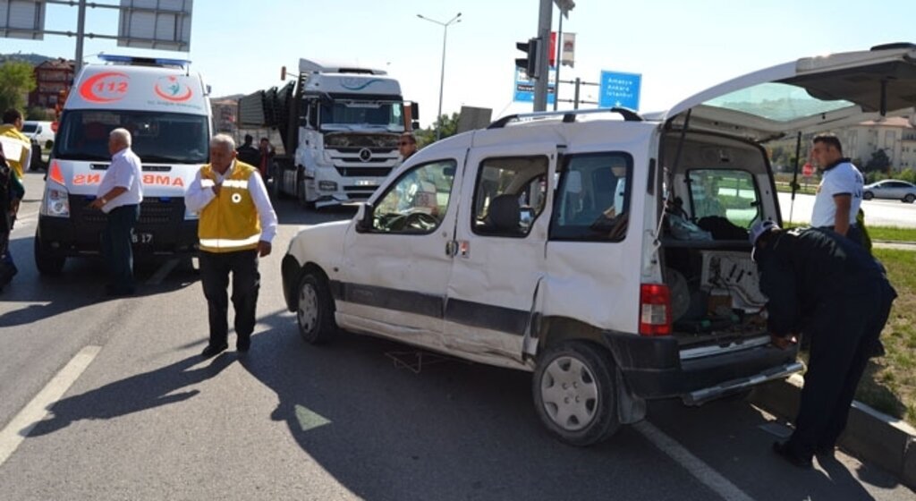 Havza'da trafik kazası: 3 yaralı