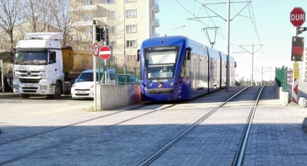 Hemzemin geçitlerde baskı beton çalışması devam ediyor