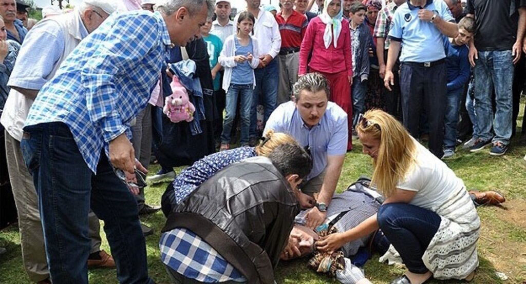 Horon teperken kalp krizi geçirdi