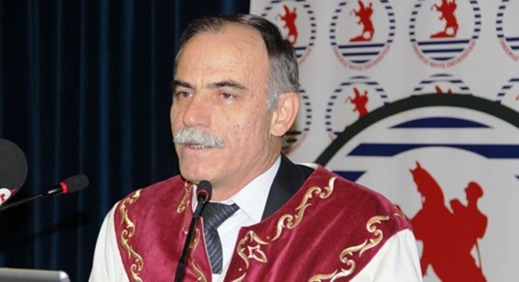 Hüseyin Akan istifa etmiyor