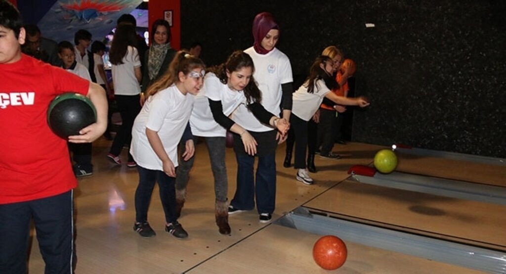 III.Özel çocuklar bowling şenliği yapıldı