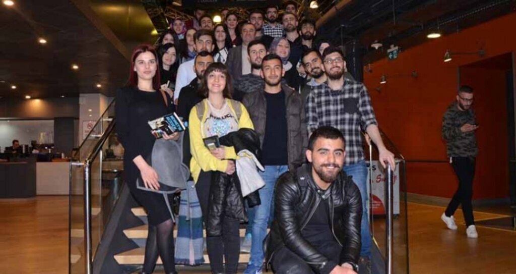 İletişimciler Ulusal Medyaya Çıkarma Yaptı