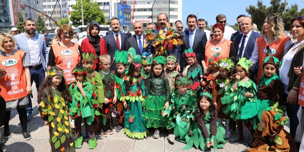 İlkadım Belediyesi'nden Cumhuriyet Meydanı'nda Çevre Günü Etkinliği