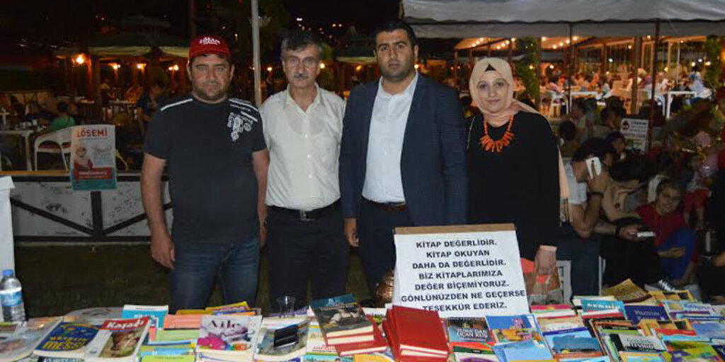 İlkadım Gençlik Kollarından Kitap standına ziyaret