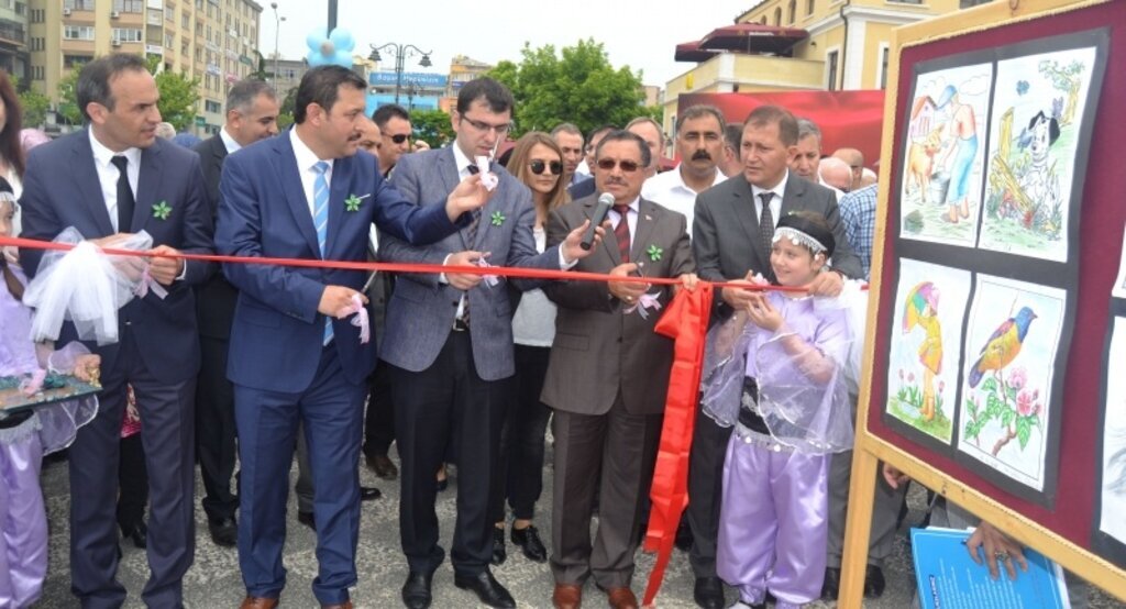İlkadim halk eğitim merkezi yılsonu sergisi etkinliklerle açıldı