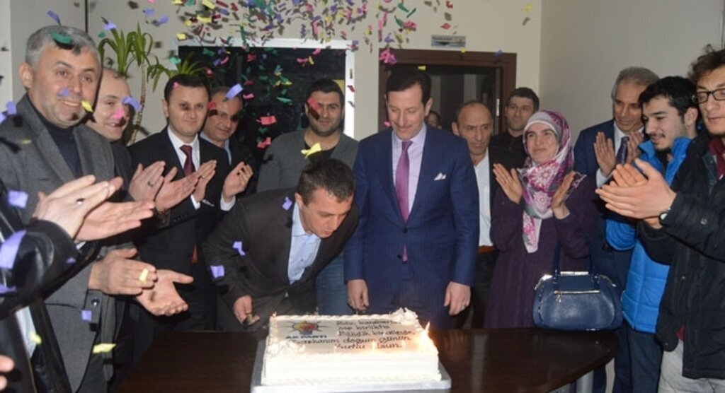 İlkadım teşkilatı Adnan başkanın doğum gününü kutladı