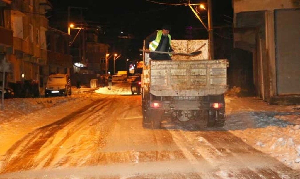 İlkadım'da buzlanmaya geçit yok