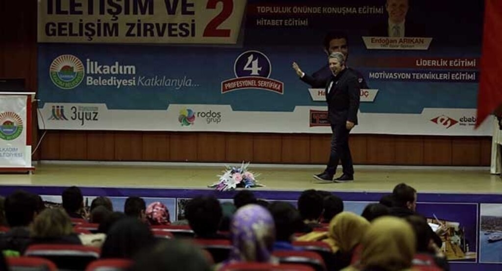 İlkadım’da İletişim zirvesi’ne gençlerden yoğun ilgi