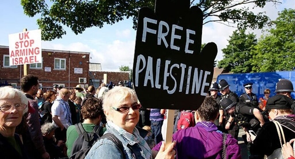 İngiltere'de 'İsrail ile silah ticareti' protesto edildi