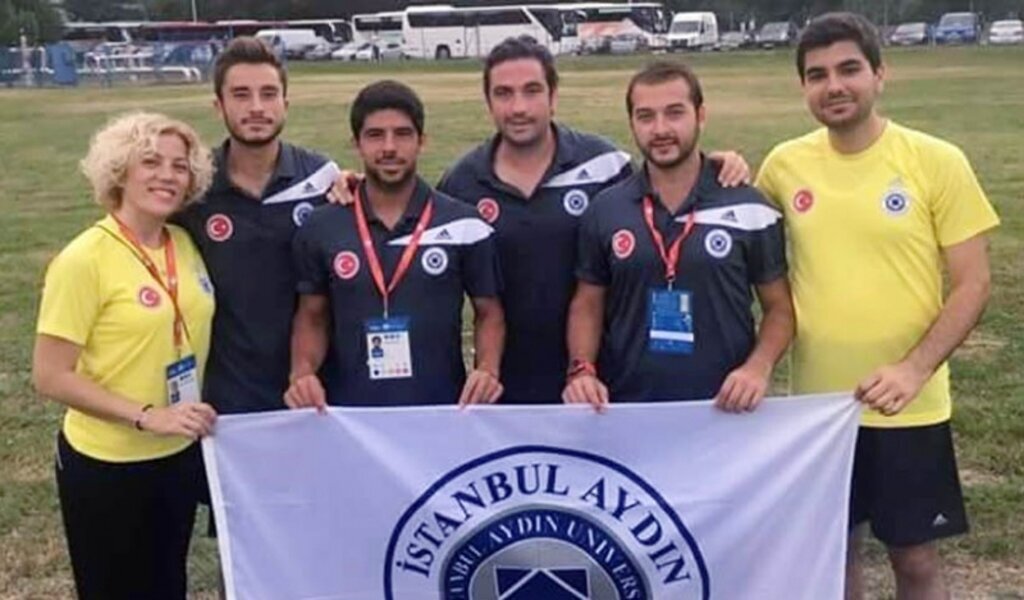 İstanbul Aydın Üniversitesi Tenis Takımı Avrupa Dördüncüsü
