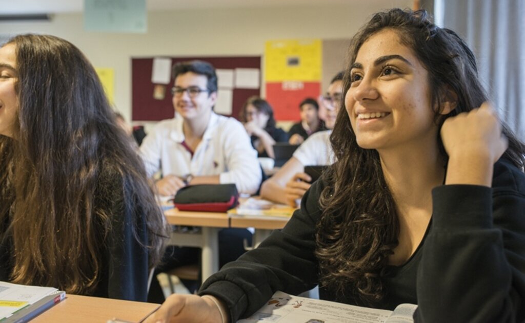 İstanbul Erkek Liseliler Eğitim Vakfı'ndan başarılı öğrencilere burs imkanı
