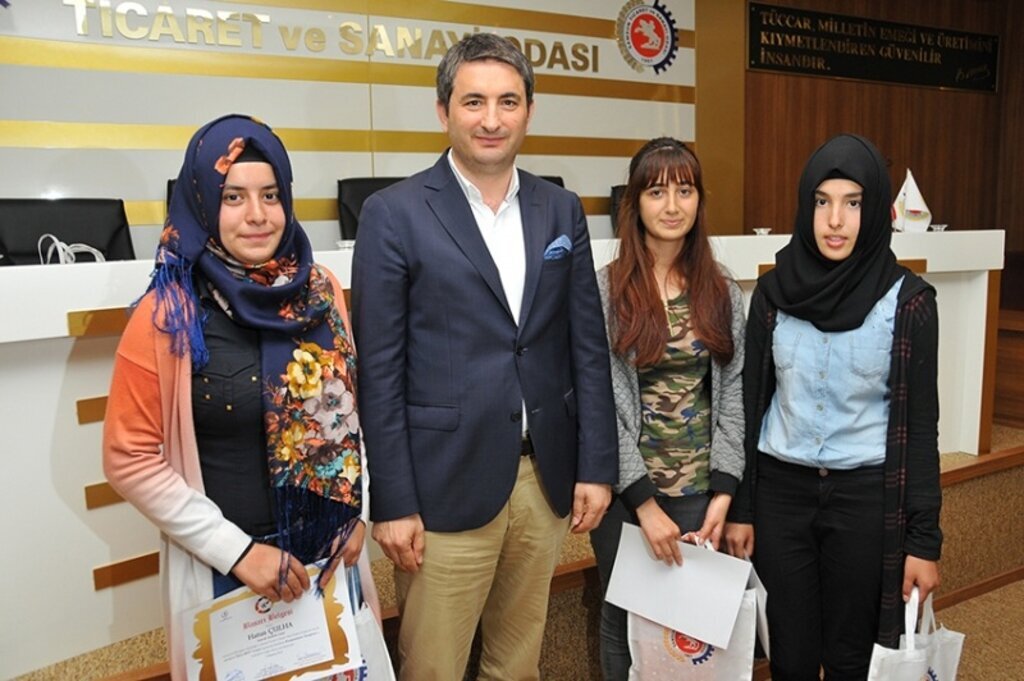 'İş'te Ben Projesi'nde başarılı öğrenciler ödüllendirildi 